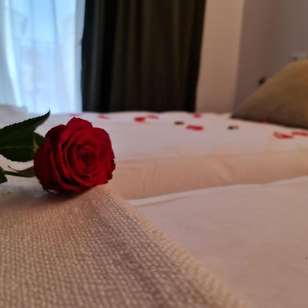 Hotel Camino De Las Estrellas Serranillos Экстерьер фото
