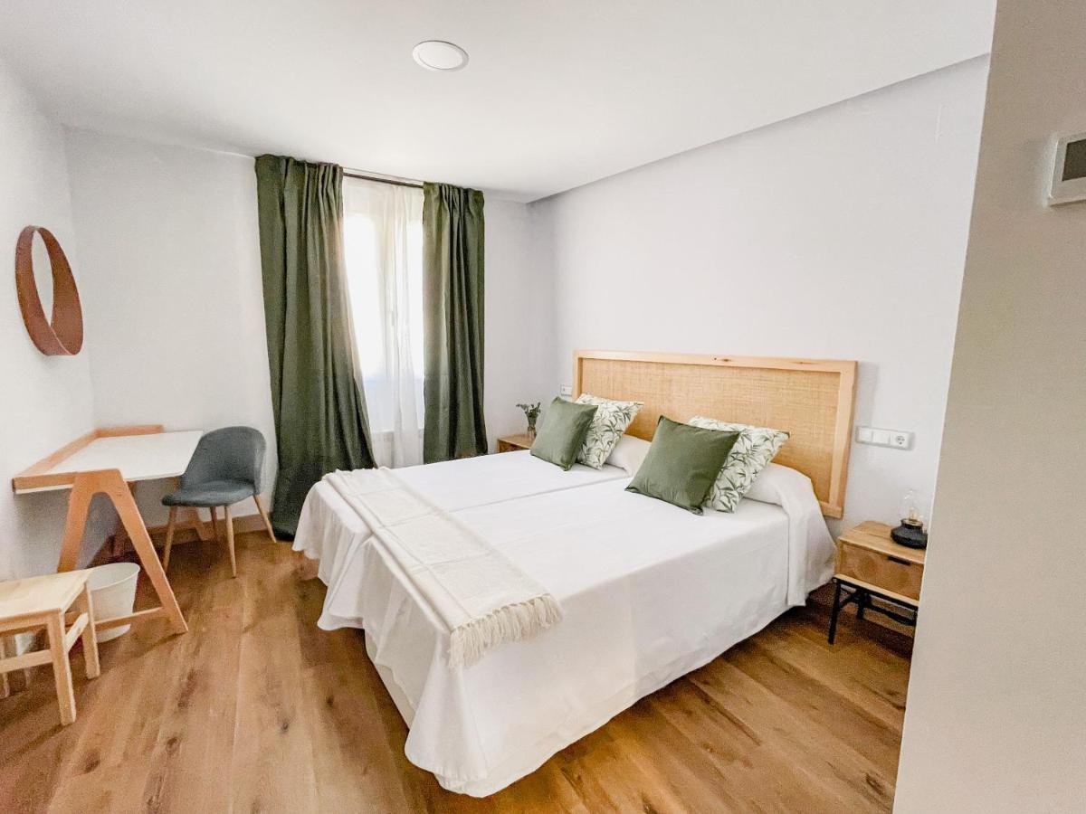Hotel Camino De Las Estrellas Serranillos Экстерьер фото