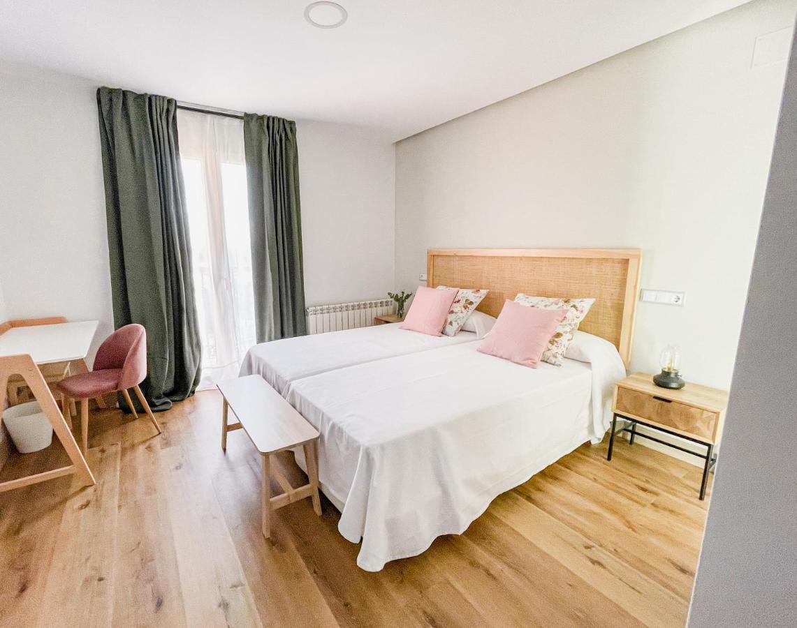 Hotel Camino De Las Estrellas Serranillos Экстерьер фото